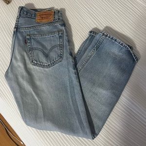 Vintage Levi’s 505 28x30 (measure 14” x 28”)